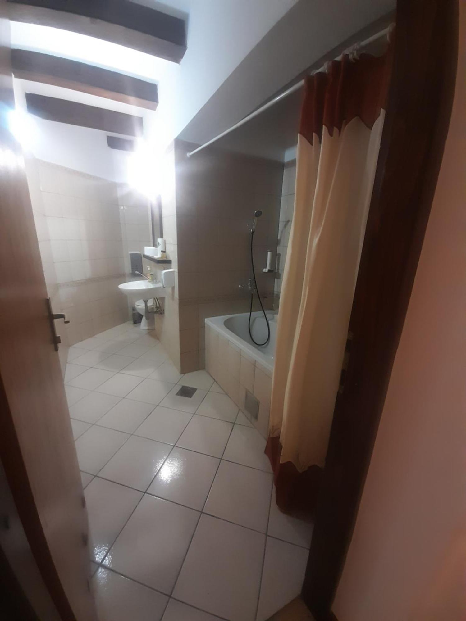 Hotel Teuta Palace Dom Faletici Sarajevo Exteriér fotografie